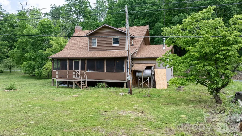 3206 Fork Mountain Road Bakersville NC 28705