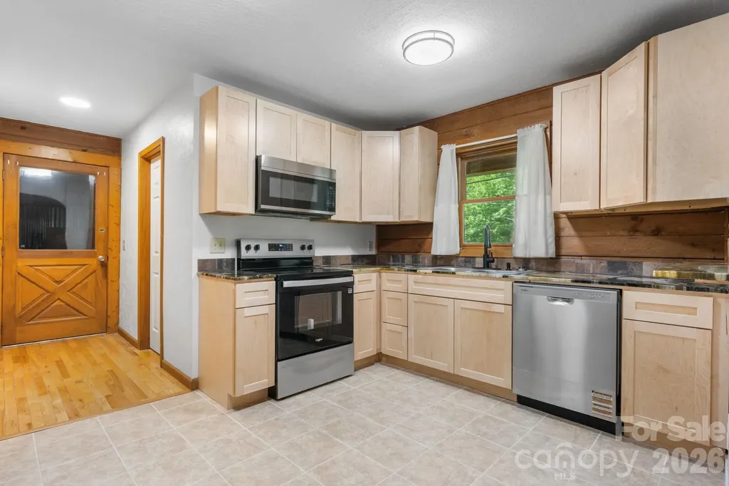 3206 Fork Mountain Road Bakersville NC 28705