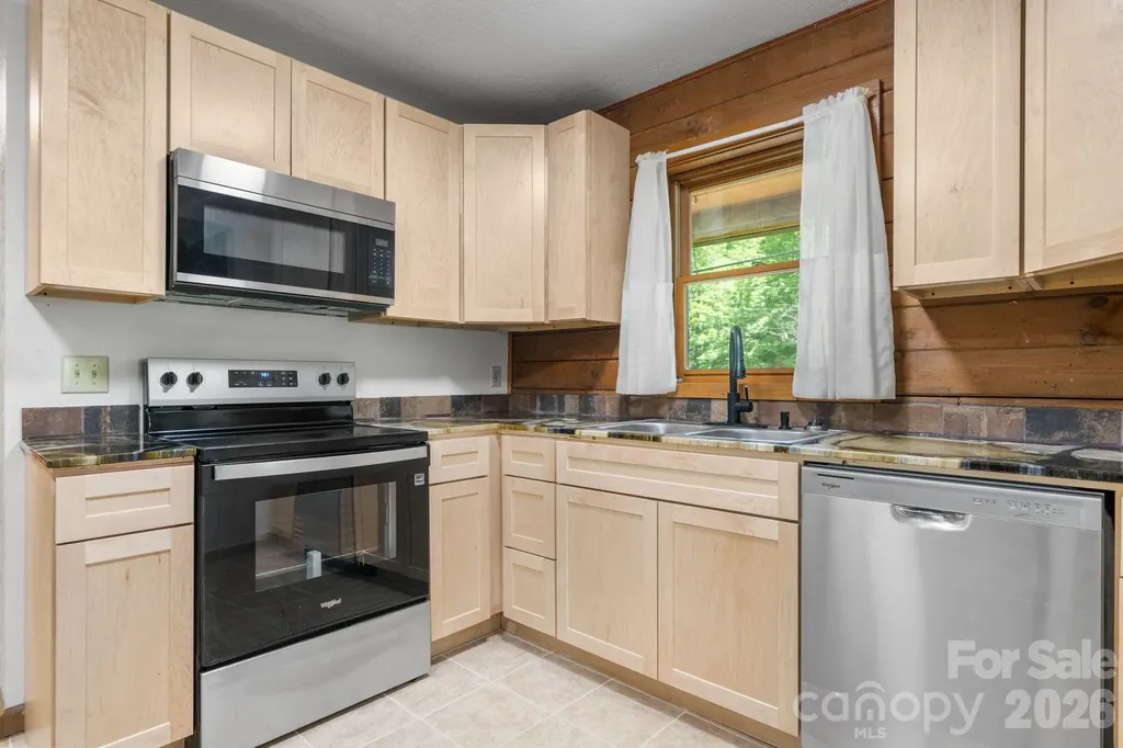 3206 Fork Mountain Road Bakersville NC 28705