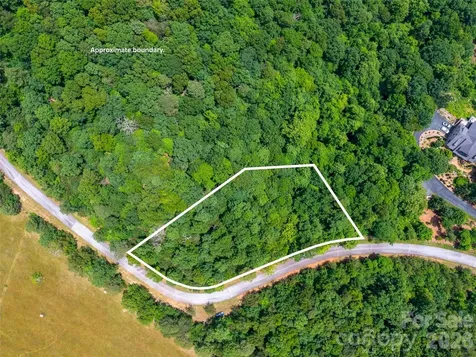 288 Eastman Place Mill Spring NC 28756
