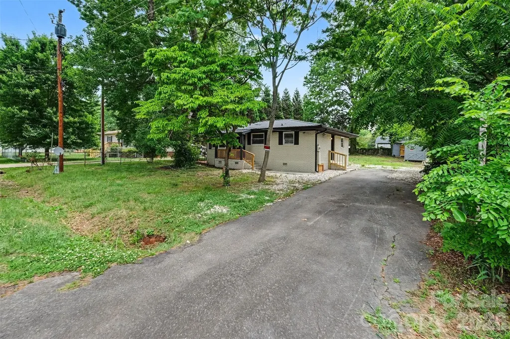 5475 Bertie Avenue Salisbury NC 28147