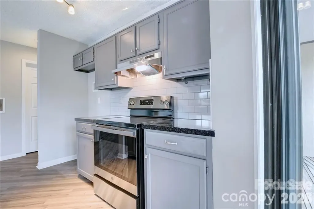 8121 Cedar Glen Drive Charlotte NC 28212