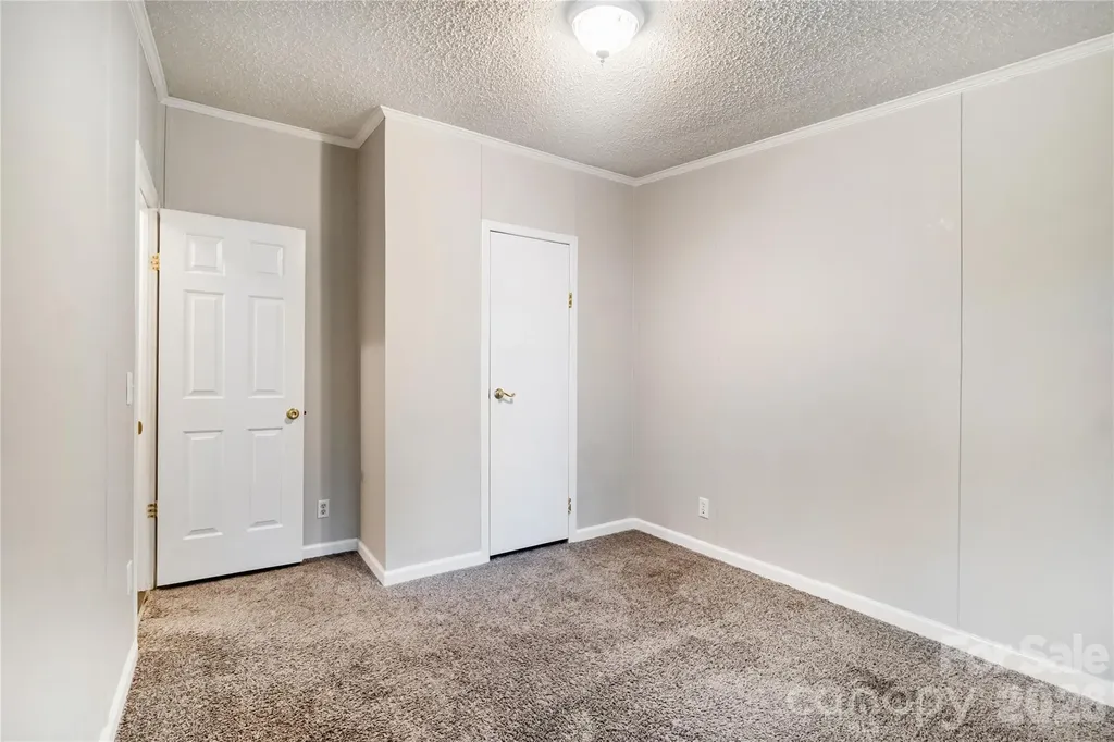 3902 Sharyn Drive Charlotte NC 28214