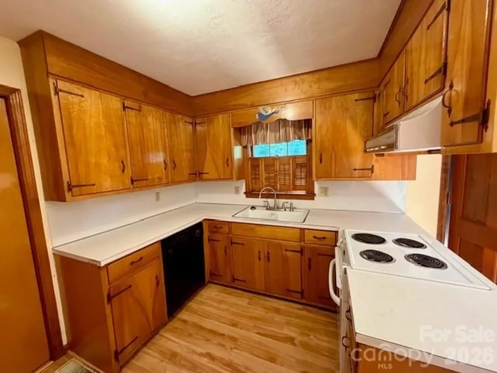 845 Cherokee Place SW Lenoir NC 28645