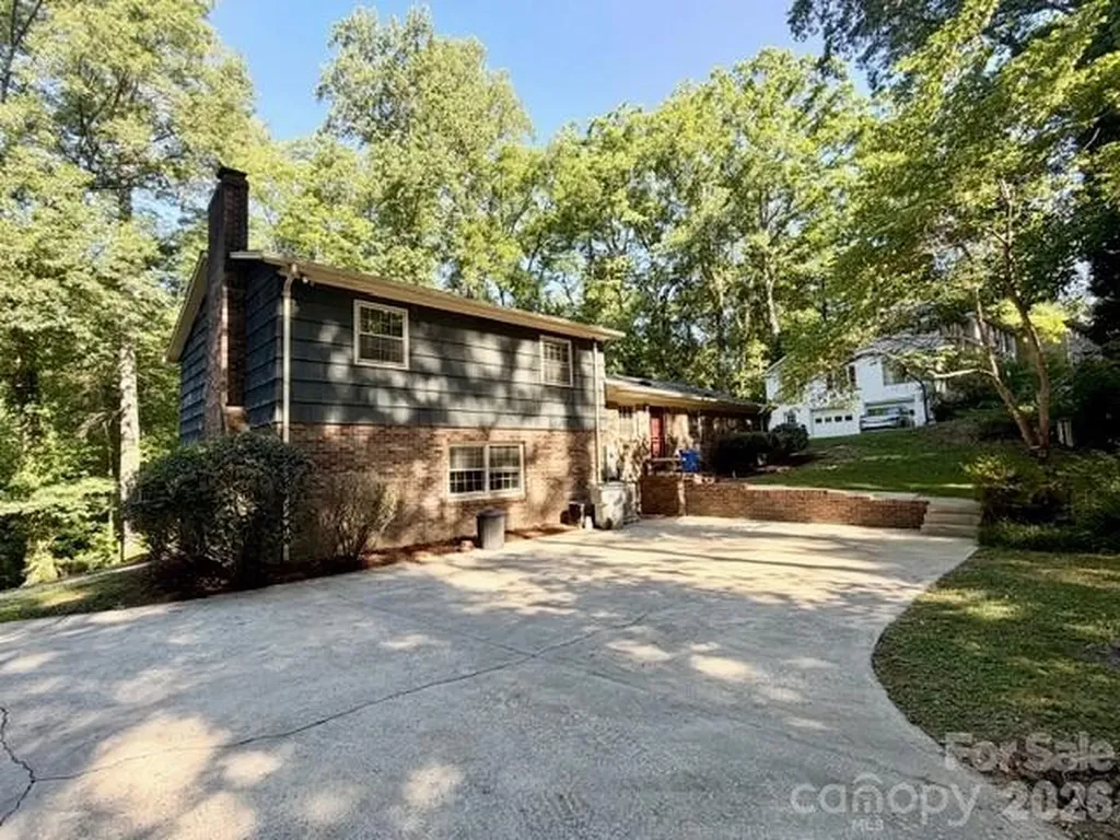 845 Cherokee Place SW Lenoir NC 28645