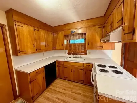 845 Cherokee Place SW Lenoir NC 28645
