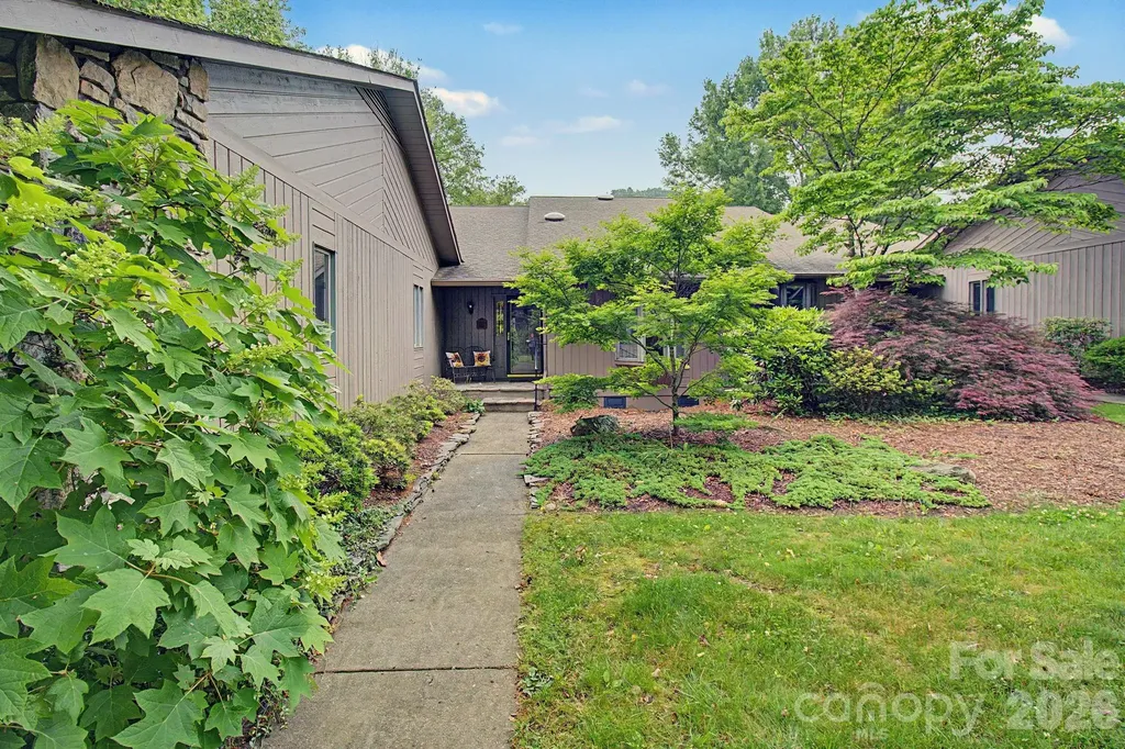Asheville NC, 16 Clubside Drive