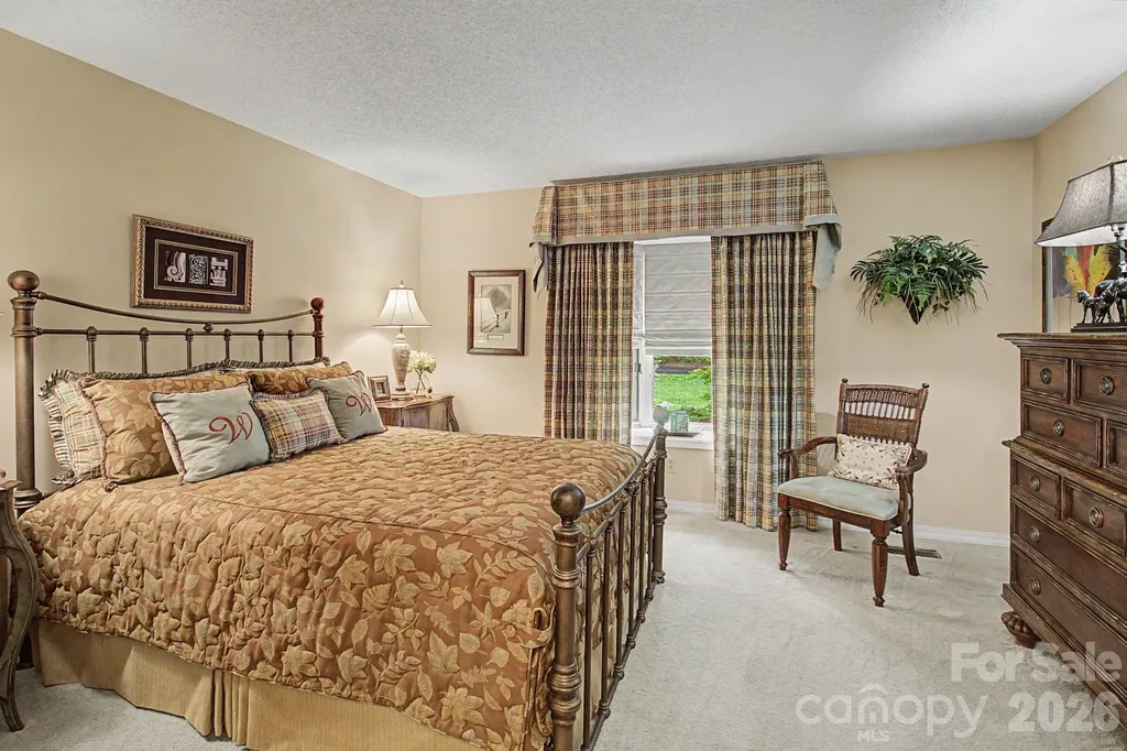 16 Clubside Drive Asheville NC 28804