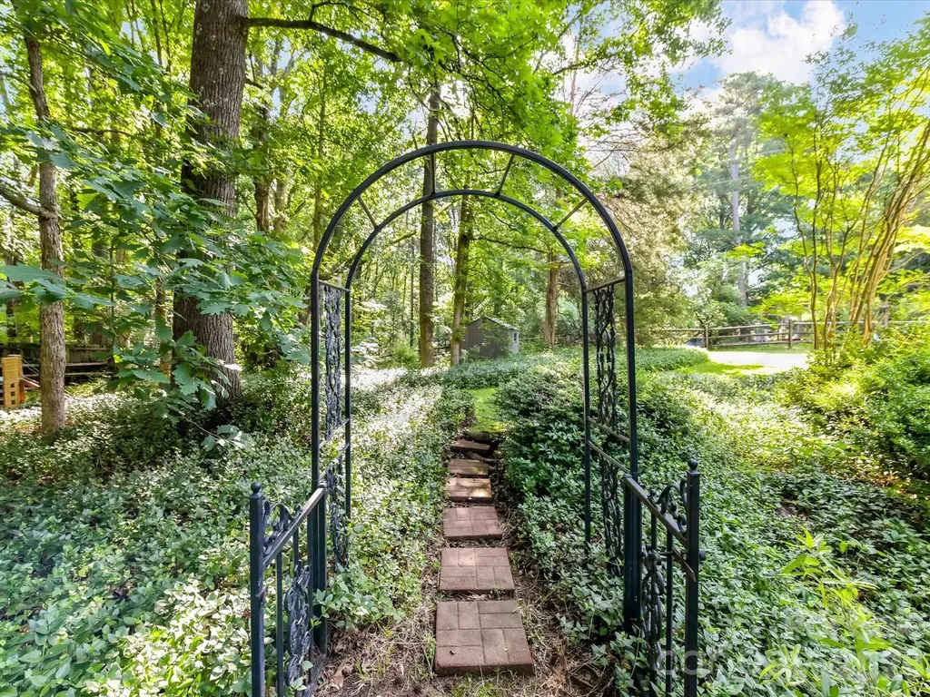 2249 Greenbrook Parkway Matthews NC 28104