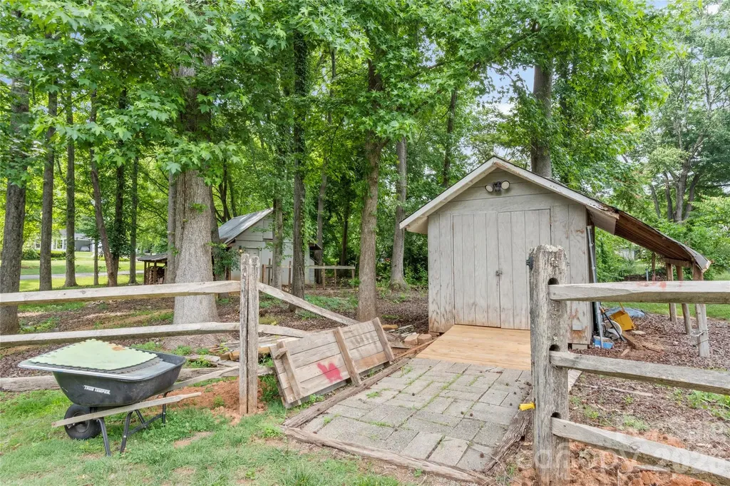 168 Whitehead Drive Advance NC 27006
