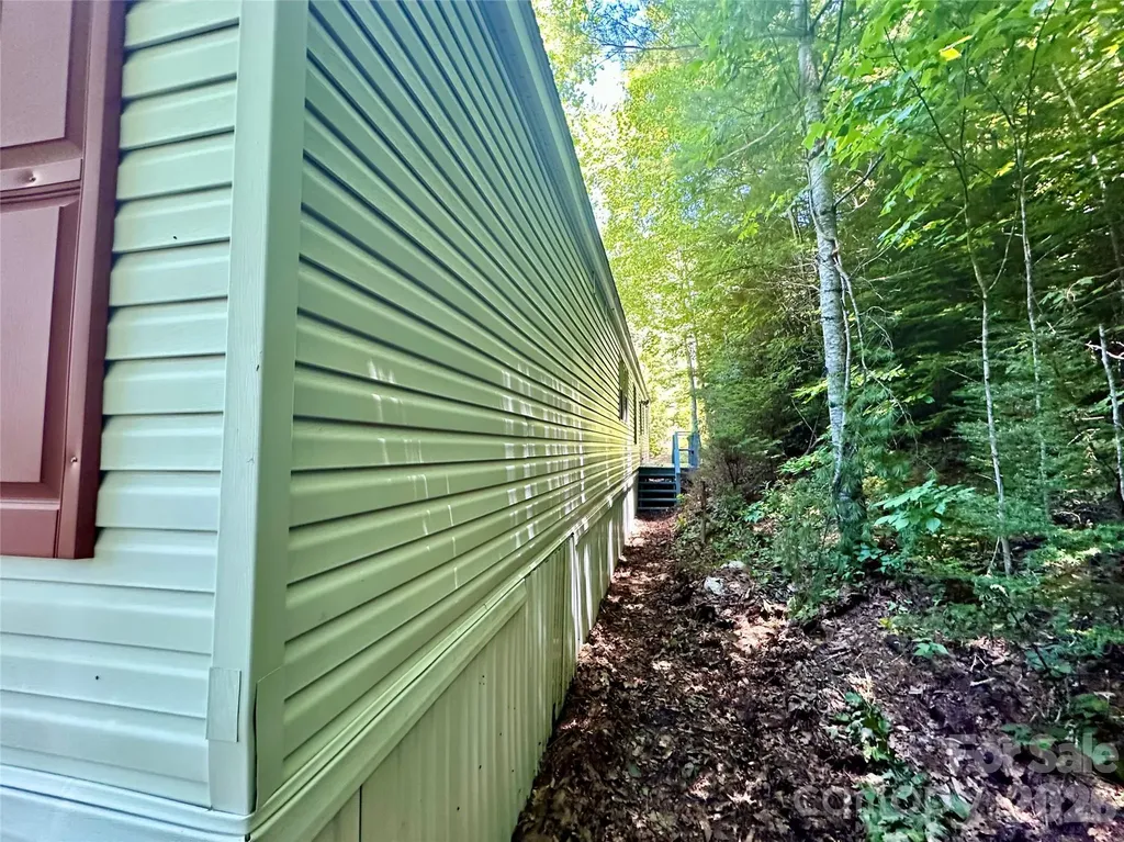 572 Blue Ridge Gem Stone Road Spruce Pine NC 28777