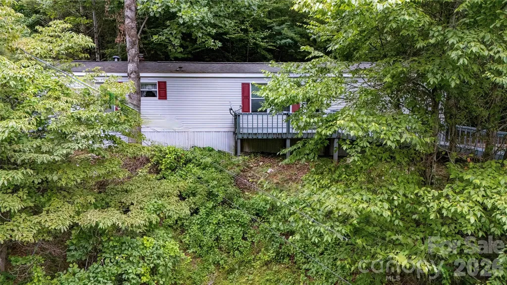 572 Blue Ridge Gem Stone Road Spruce Pine NC 28777