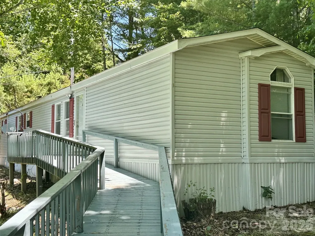 572 Blue Ridge Gem Stone Road Spruce Pine NC 28777