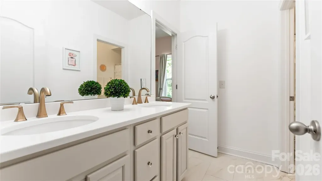 12835 Elkhorn Drive Charlotte NC 28278