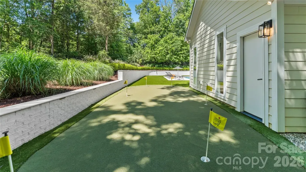 12835 Elkhorn Drive Charlotte NC 28278