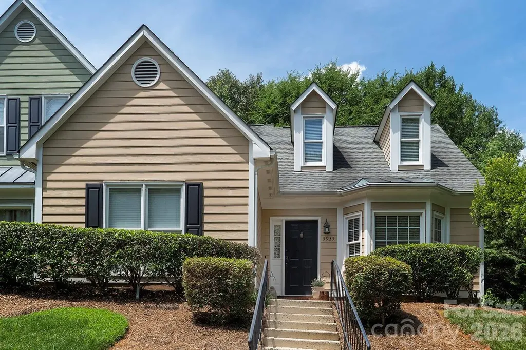 5935 Fitzwilliams Lane Charlotte NC 28270