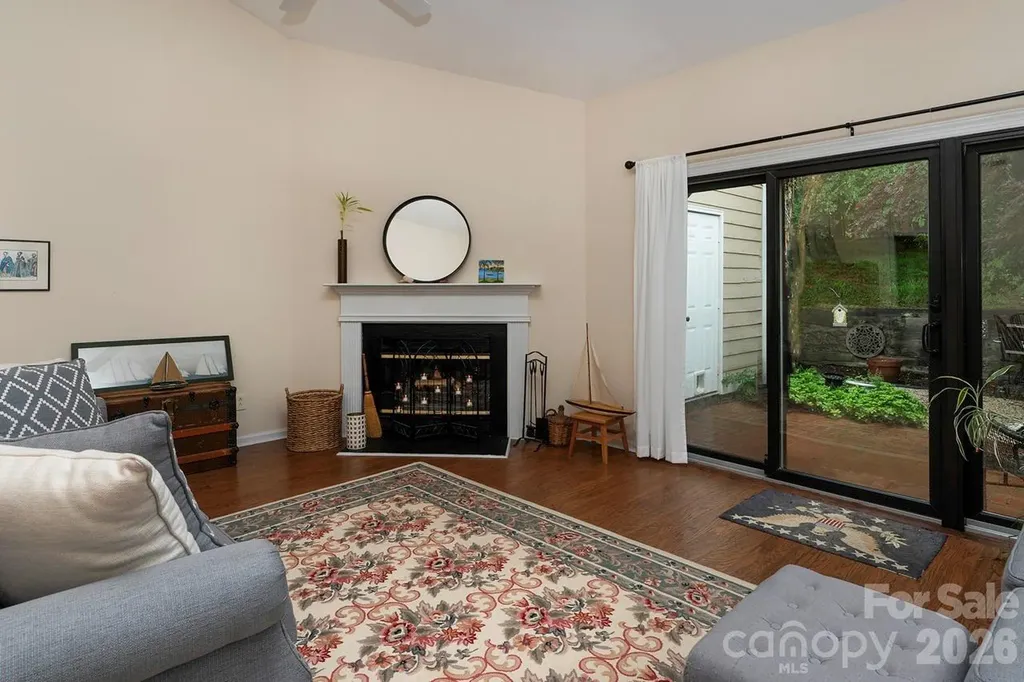 5935 Fitzwilliams Lane Charlotte NC 28270