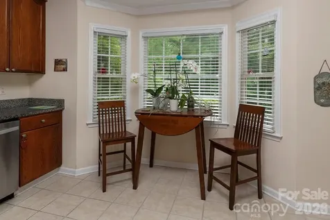 5935 Fitzwilliams Lane Charlotte NC 28270