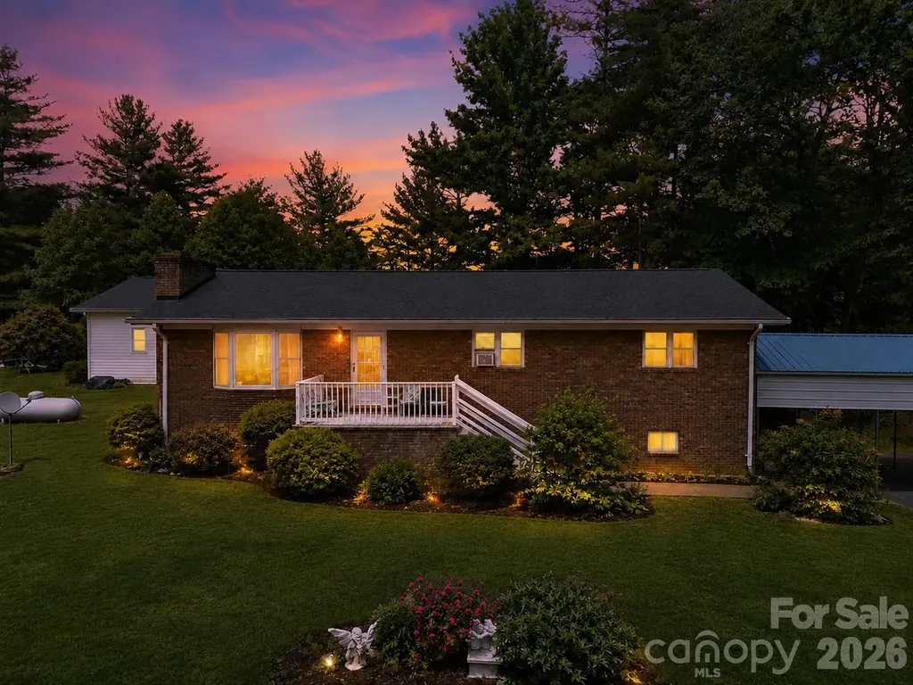Leicester NC, 22 Webb Hill Road