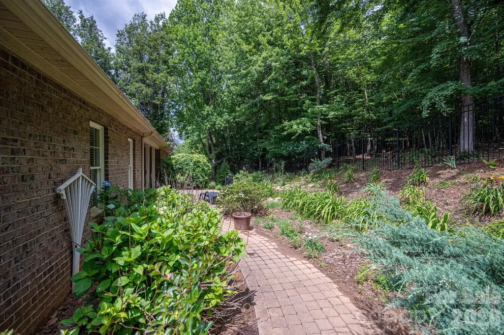 116 28th Avenue NW Hickory NC 28601
