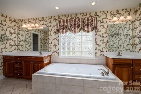 116 28th Avenue NW Hickory NC 28601
