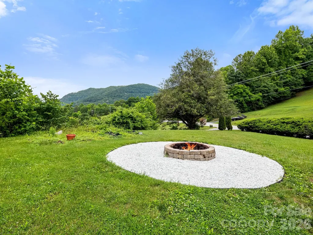 205 Old Fort Road Fairview NC 28730