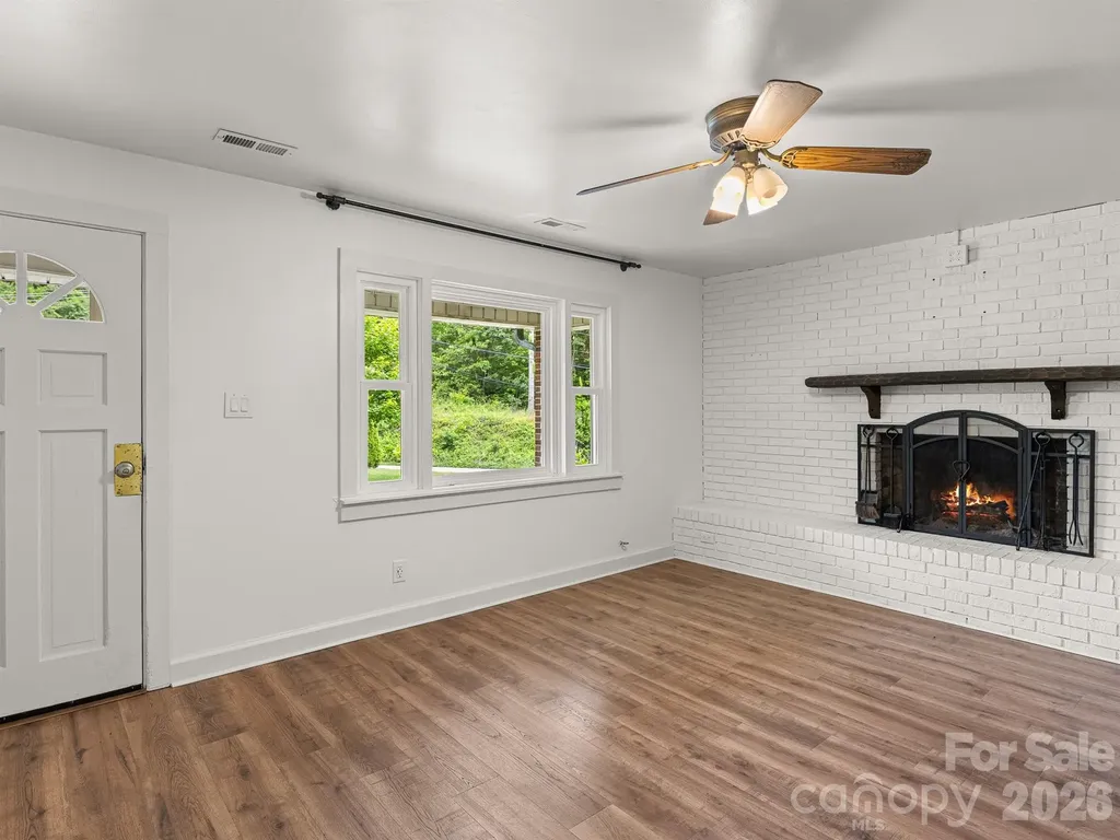 205 Old Fort Road Fairview NC 28730
