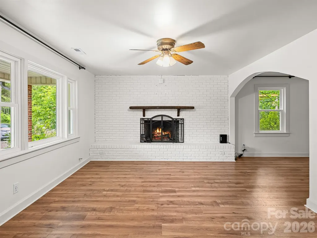 205 Old Fort Road Fairview NC 28730