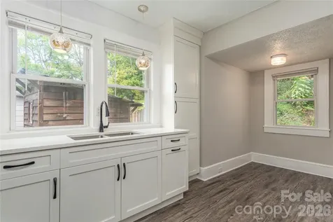 23 Jarrett Street Asheville NC 28806