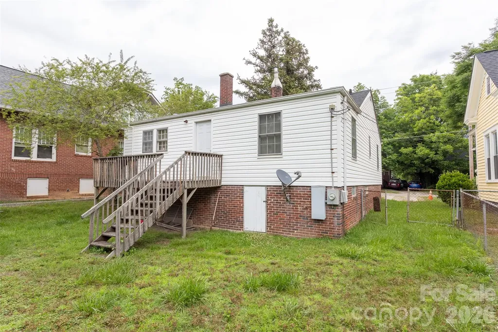 312 S Race Street Statesville NC 28677