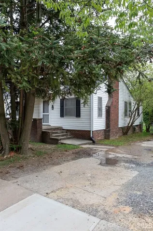 312 S Race Street Statesville NC 28677