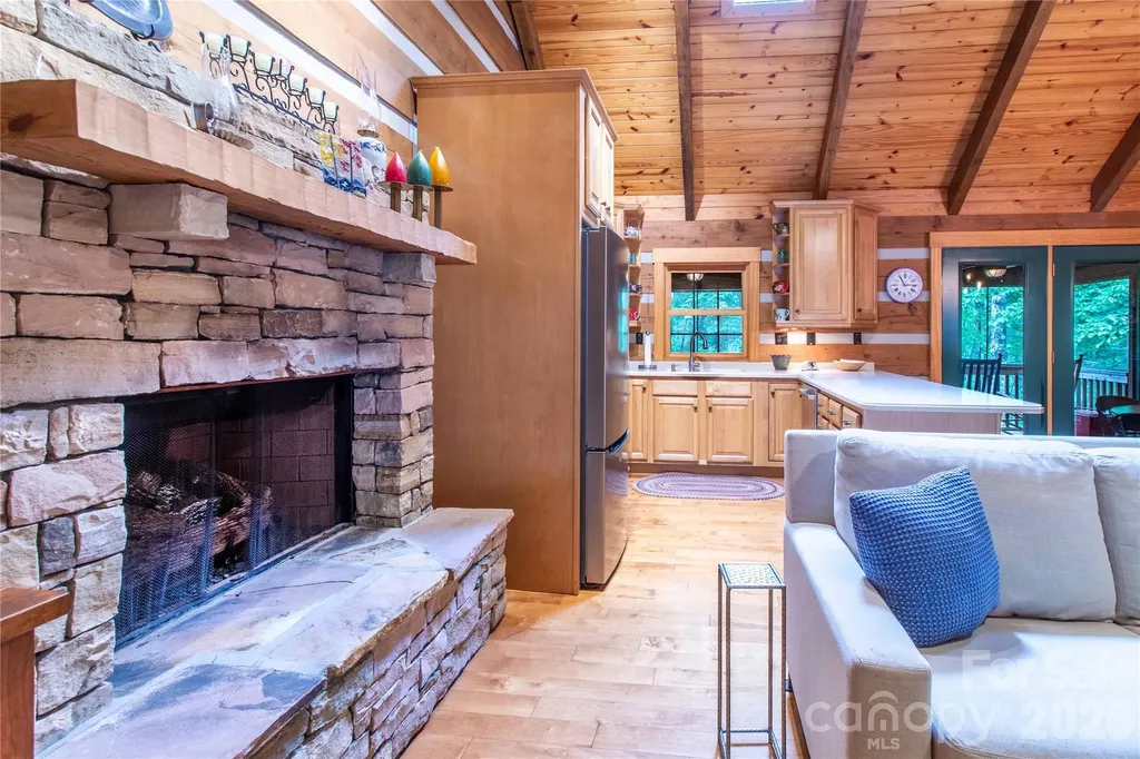 82 Sky Vista Lane Hendersonville NC 28792