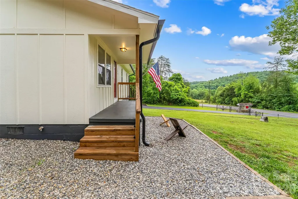 825 S Creek Road Nebo NC 28761