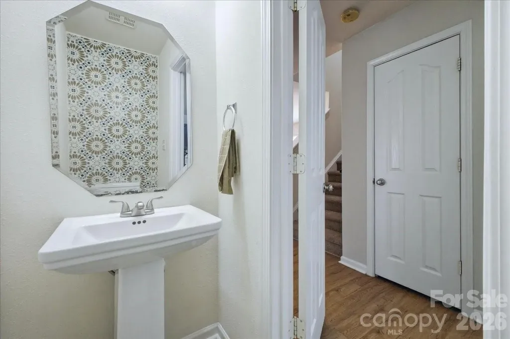 7143 Wandering Creek Drive Charlotte NC 28216