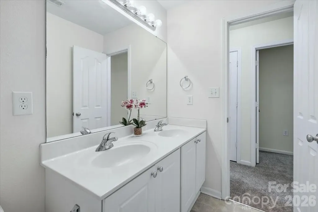 7143 Wandering Creek Drive Charlotte NC 28216