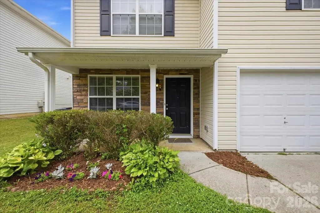 7143 Wandering Creek Drive Charlotte NC 28216