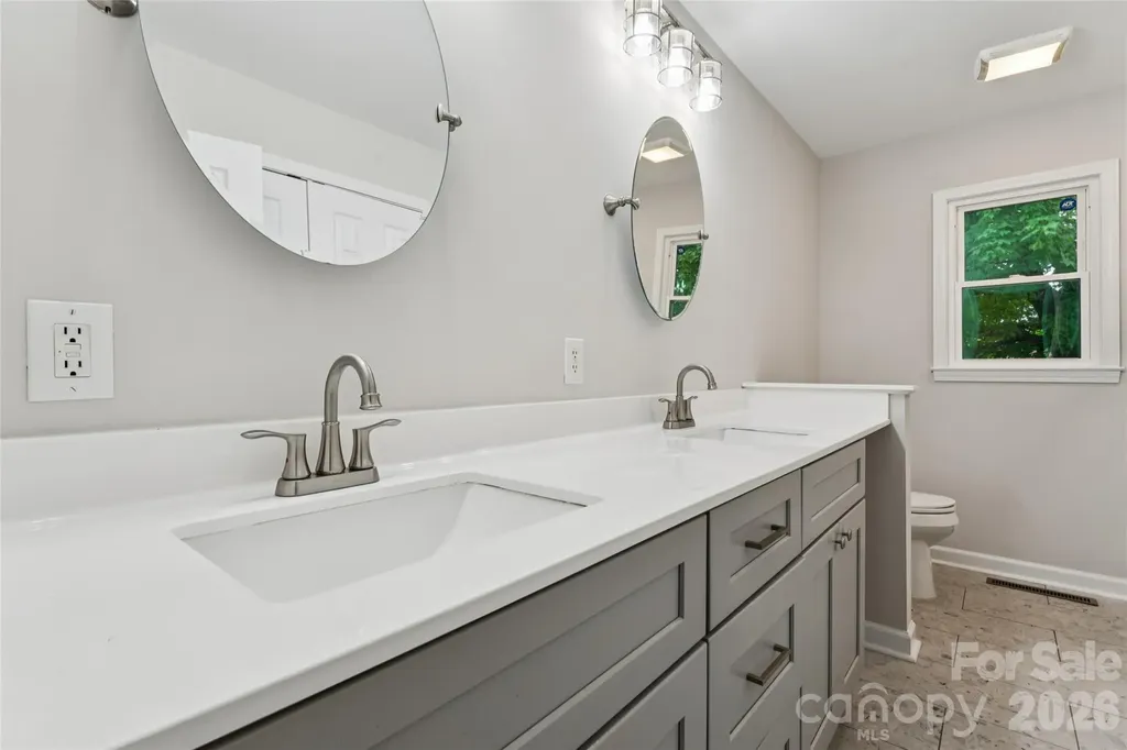615 W 5th Street Landis NC 28088