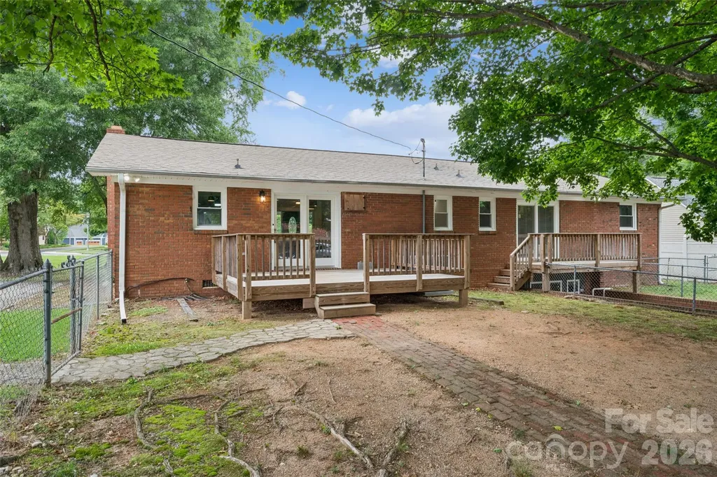 615 W 5th Street Landis NC 28088