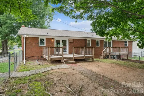 615 W 5th Street Landis NC 28088