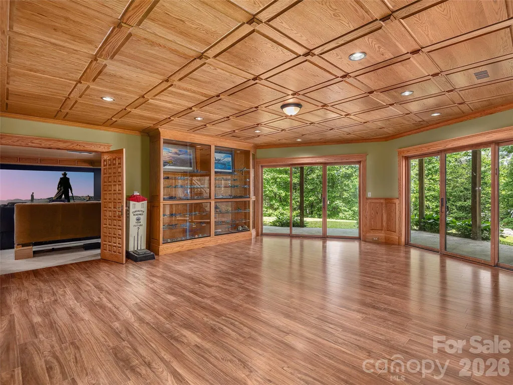 40 Deer Ridge Road Mills River NC 28759