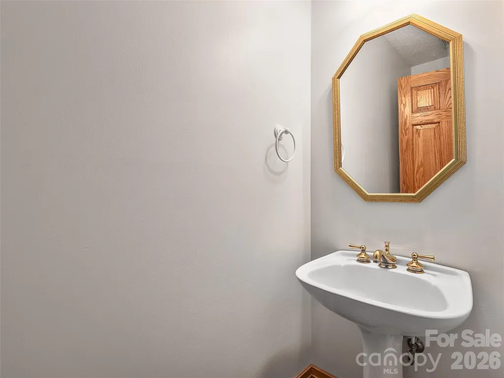40 Deer Ridge Road Mills River NC 28759