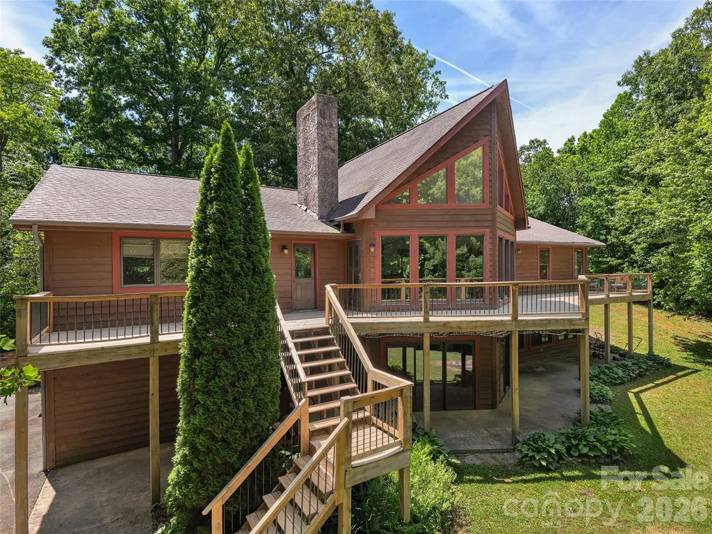 40 Deer Ridge Road Mills River NC 28759