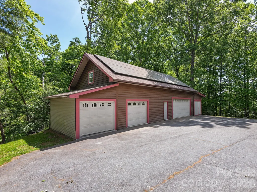 40 Deer Ridge Road Mills River NC 28759