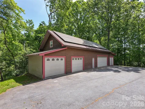 40 Deer Ridge Road Mills River NC 28759