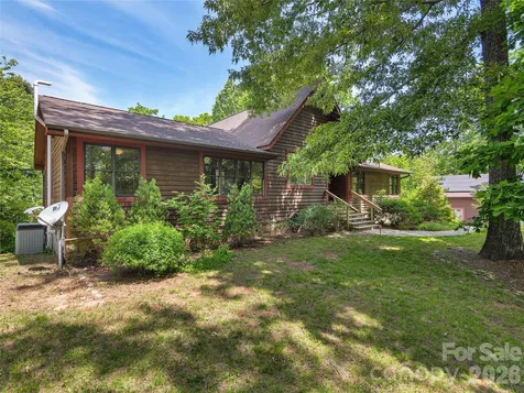 40 Deer Ridge Road Mills River NC 28759
