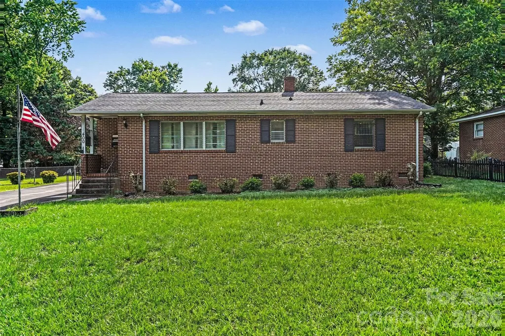400 Briarwood Drive Charlotte NC 28215