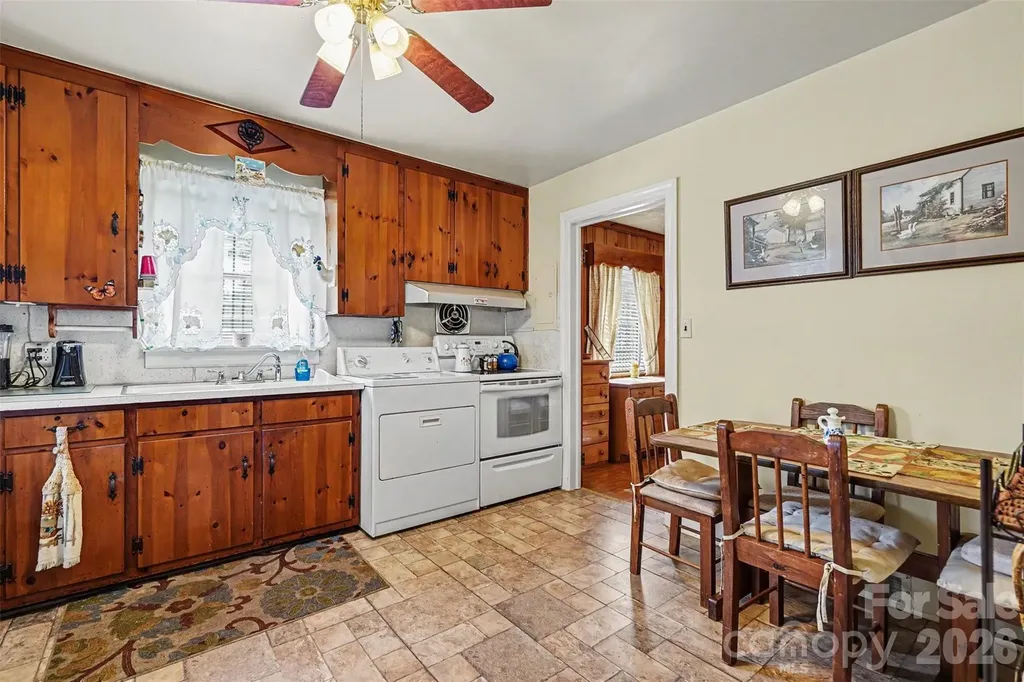 400 Briarwood Drive Charlotte NC 28215