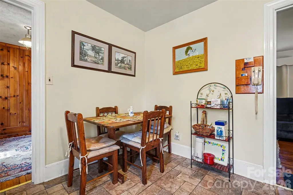 400 Briarwood Drive Charlotte NC 28215