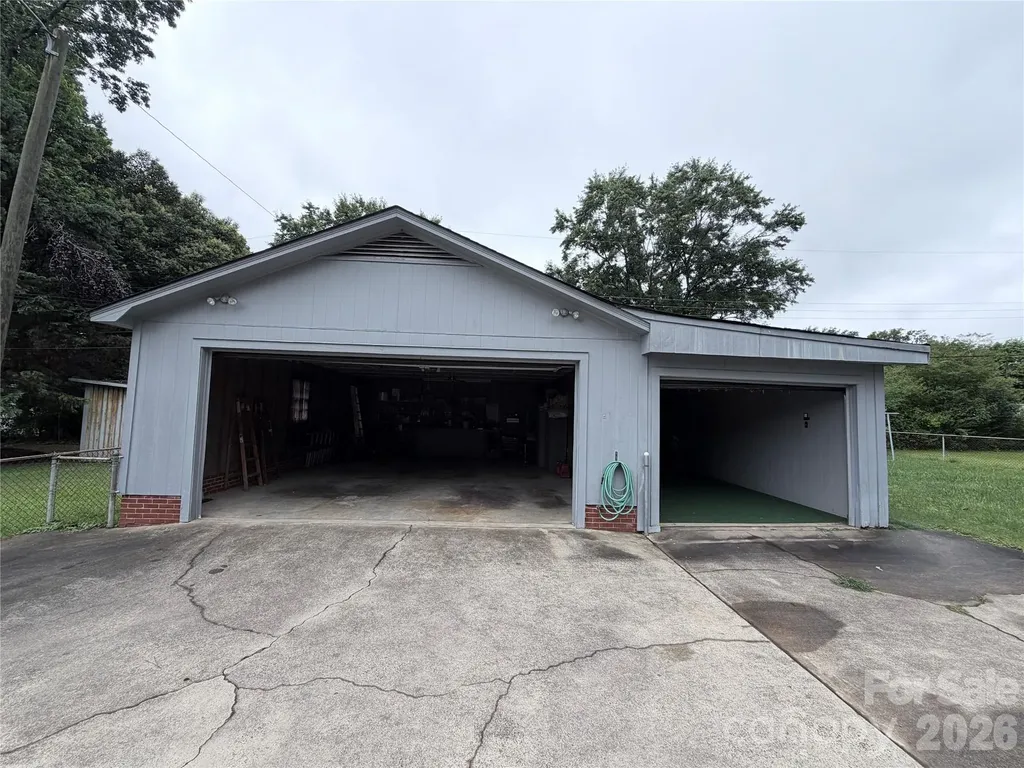 400 Briarwood Drive Charlotte NC 28215