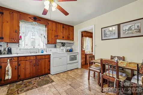 400 Briarwood Drive Charlotte NC 28215